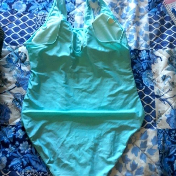 One piece bathing suit - Picture 4 of 6